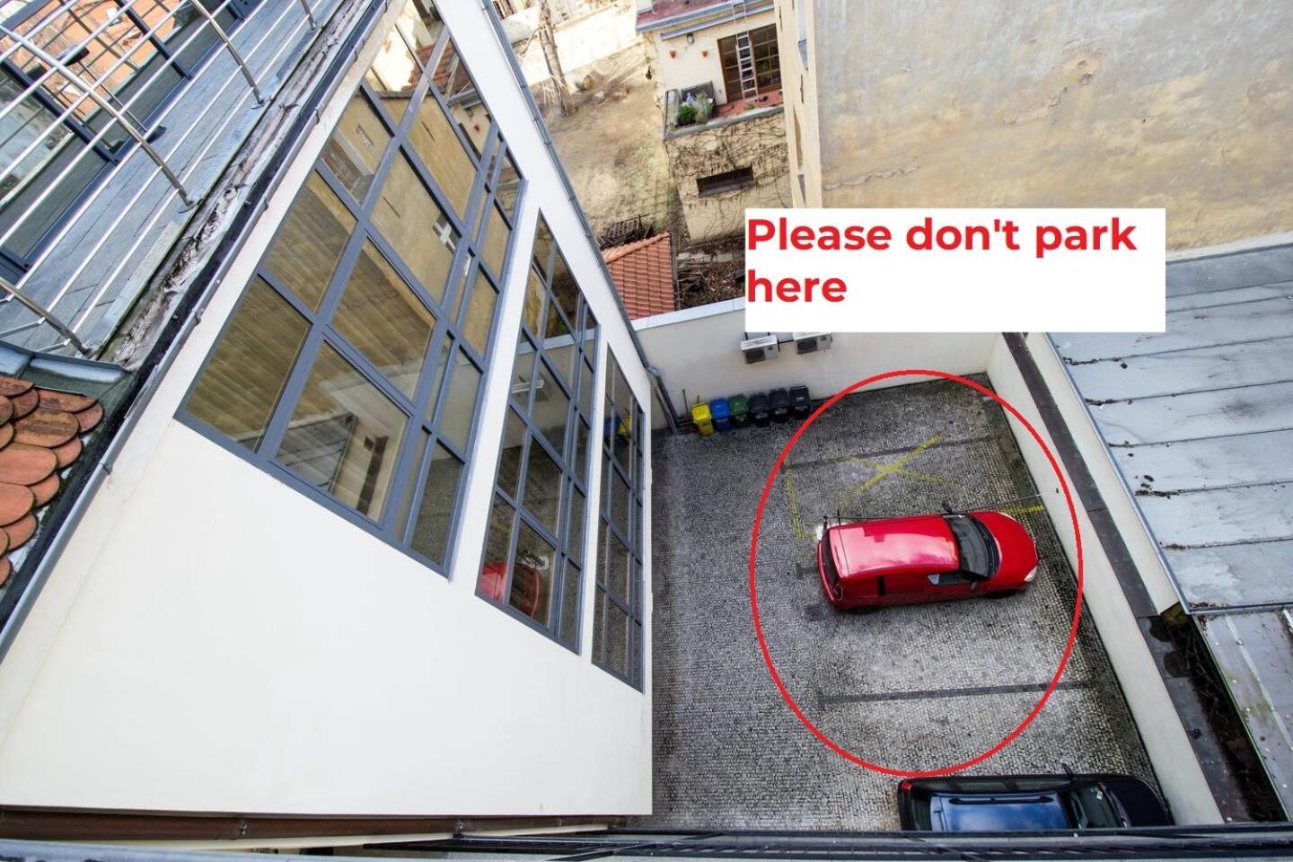 Ruterra Red Roofs View With Garage Apartment Praha Bagian luar foto