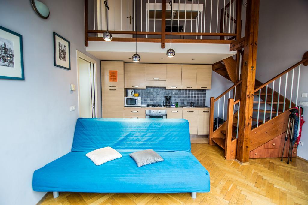 Ruterra Red Roofs View With Garage Apartment Praha Bagian luar foto