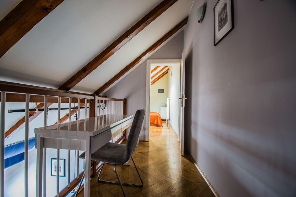 Ruterra Red Roofs View With Garage Apartment Praha Bagian luar foto